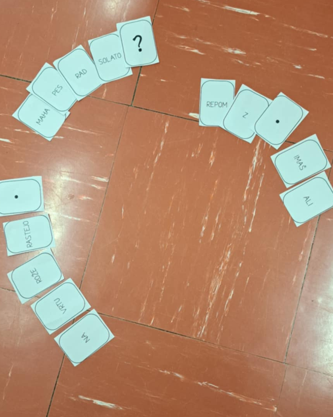 Igra s kartami - tvorjenje povedi